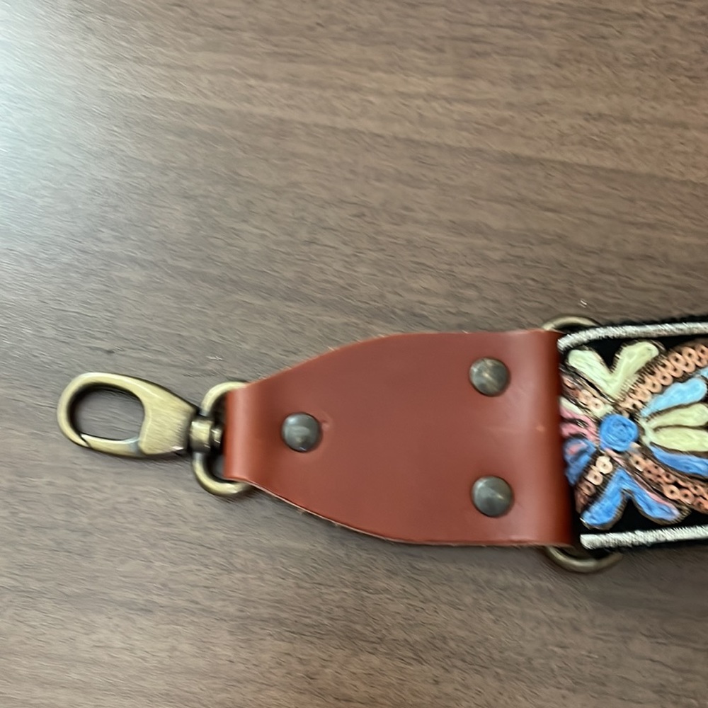 Embroidered bag strap - Picture 2 of 6